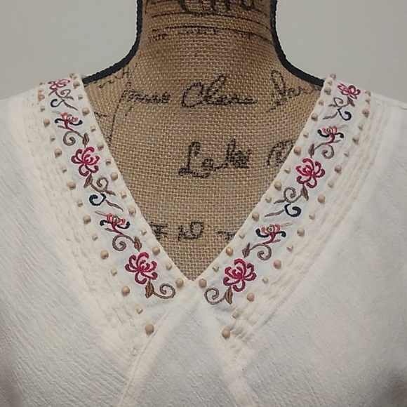 Ladies Casual Blouse - Picture 2 of 6